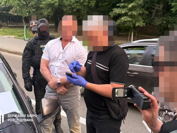 Новини України - Посадовець Служби судової охорони "торгував" працевлаштуванням