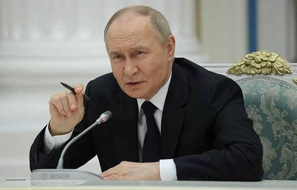 Новини світу - Путін заявив, що готовий до зустрічі з Зеленським, але є "але"
