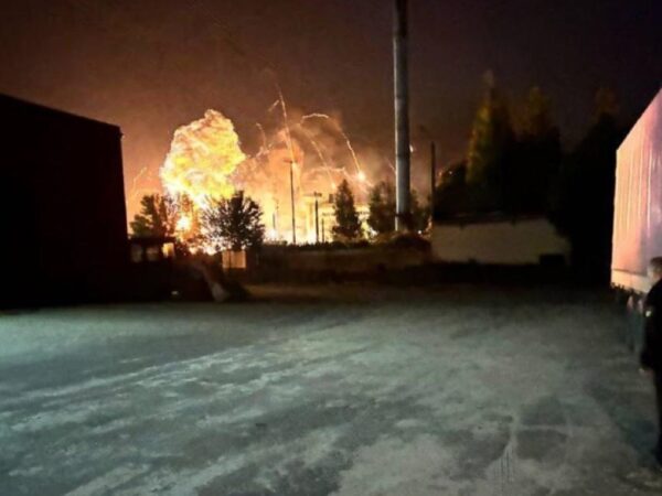 Новини світу - Російські пабліки повідомляють про вибухи в районі аеропорту на Брянщині
