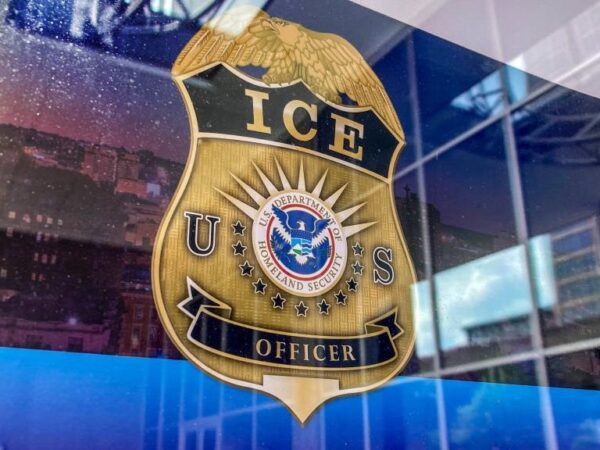 Новини України - США планують видворити 24 українців - посольство