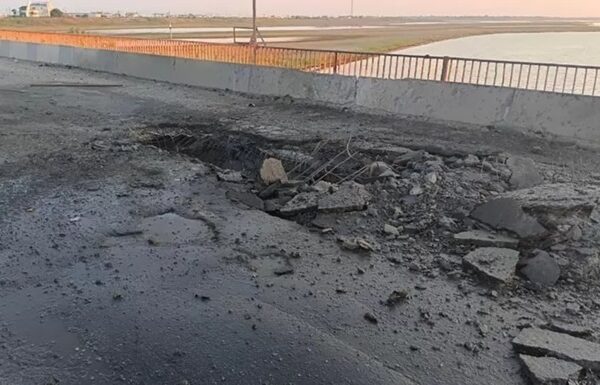 Новини України - У Криму повідомляють про пожежу поблизу Чонгарського мосту