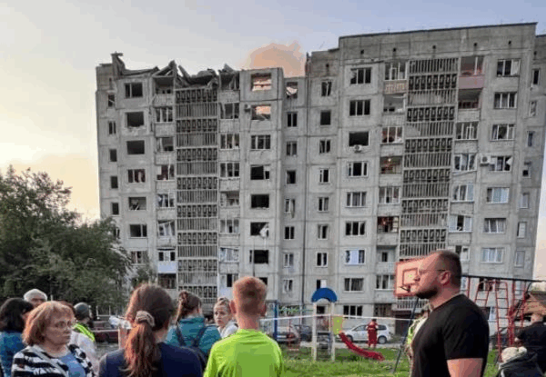 Новини України - У Луцьку внаслідок обстрілу пошкоджено багатоповерхівку, п’ятеро поранених