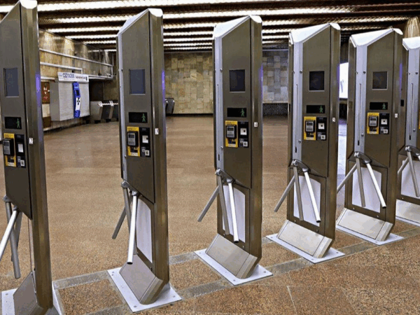 Новини Києва - У метро Києва через збій не працює безконтактна оплата