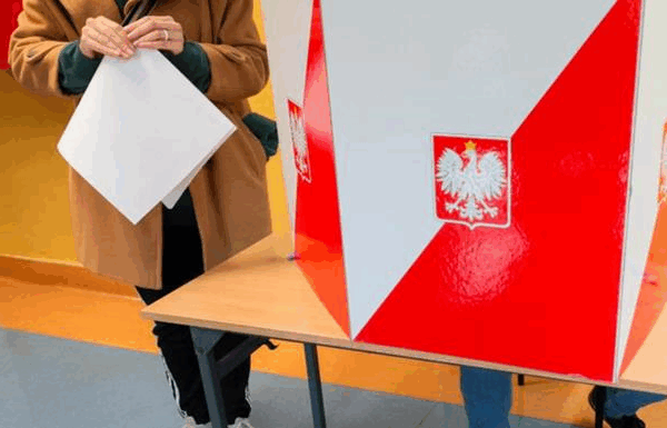 Новини світу - У Польщі Верховний суд дозволив перерахунок голосів на виборах у 13 комісіях