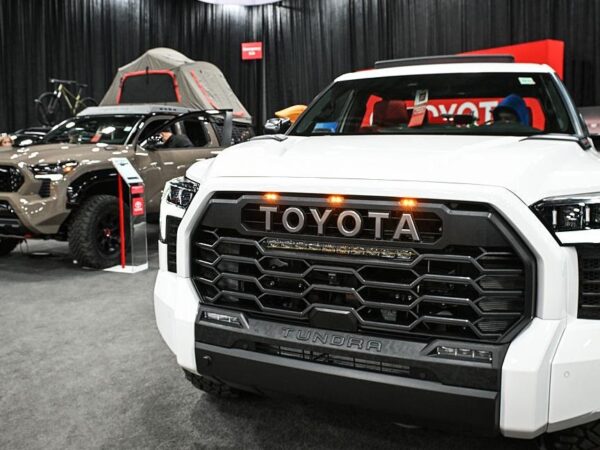 Новини бізнесу - У Toyota рекордні продажі третій місяць поспіль