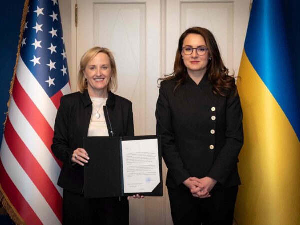 Новини України - Україна зробила перший крок до виконання угоди про надра з США