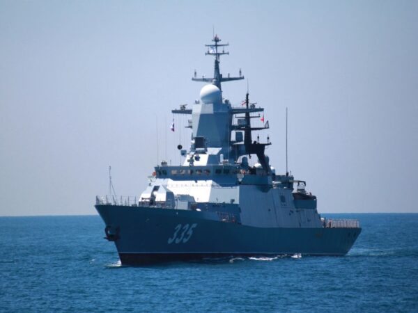 Новини світу - Військові кораблі РФ почали супроводжувати "тіньові" танкери через Ла-Манш