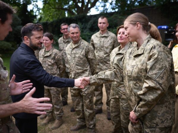 Новини України - Зеленський і Стармер зустрілися з бійцями ЗСУ, що готуються у Британії