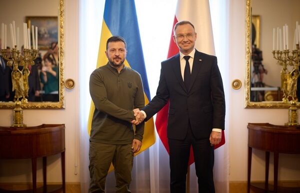 Новини України - Зеленський нагородив Дуду орденом Свободи