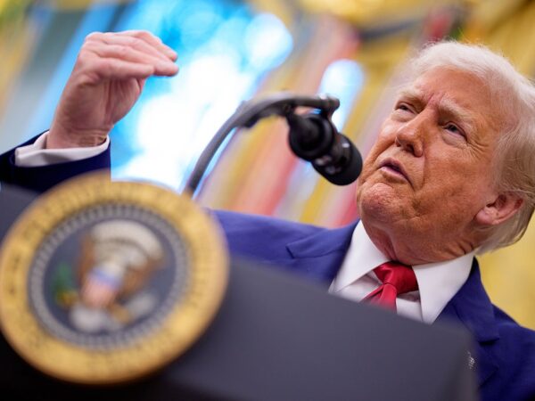 Новини світу - ЗМІ: Трамп заборонив жителям 12 країн в’їзд у США