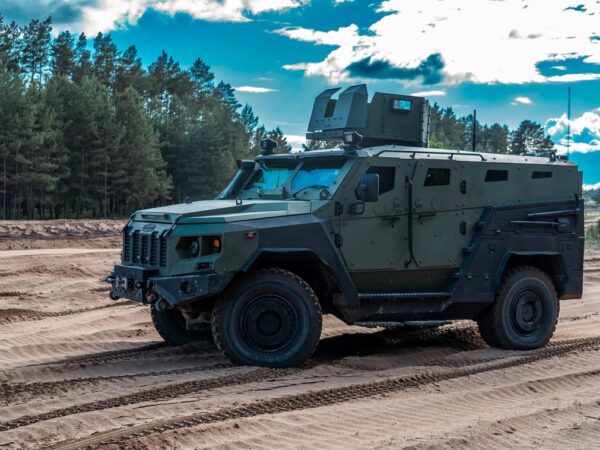 Новини України - ЗСУ отримають новий бронеавтомобіль Варта-2