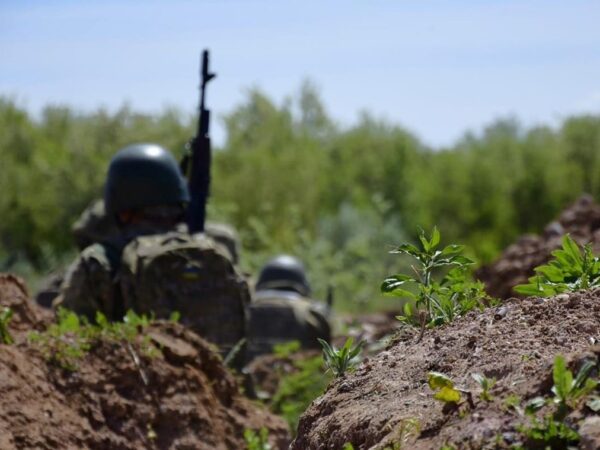 Новини України - ЗСУ відбивають десятки штурмів біля Покровська