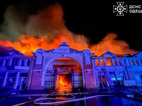 Новини України - Атака дронів: в Одесі палає ринок Привоз
