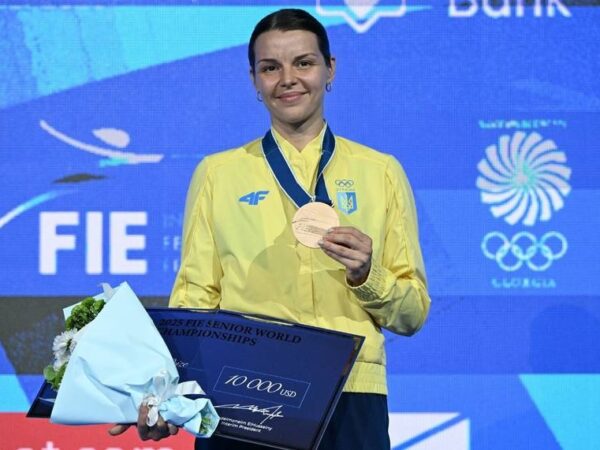 Новини спорту - ЧС-2025 з фехтування: Комащук відмовилася від фото з росіянкою