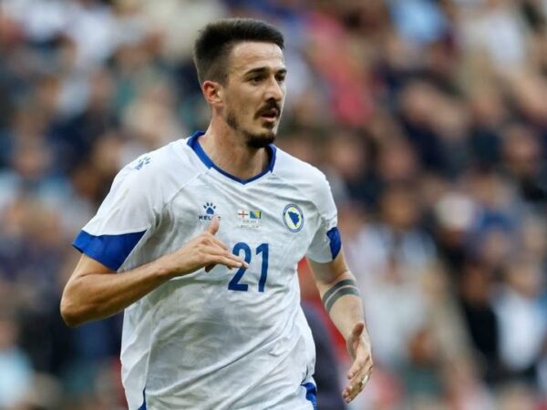 Новини спорту - Динамо Київ уже без боснійського захисника: агент футболіста зняв питання