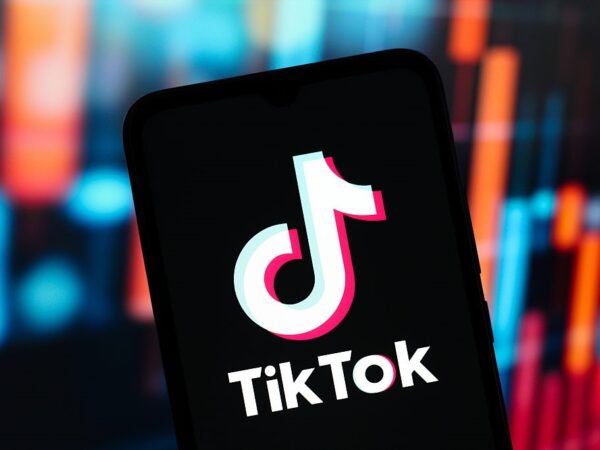 Новини світу - Група багатих людей. Трамп продає TikTok
