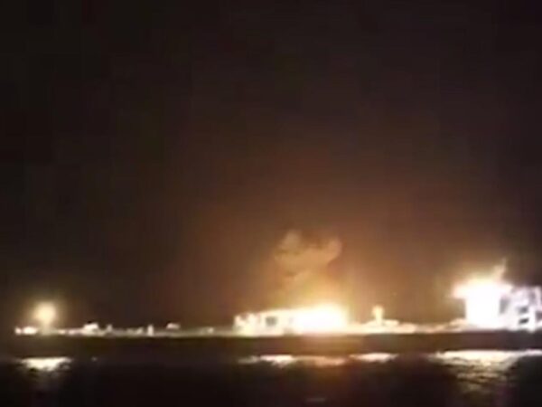 Новини світу - Хусити потопили балкер у Червоному морі