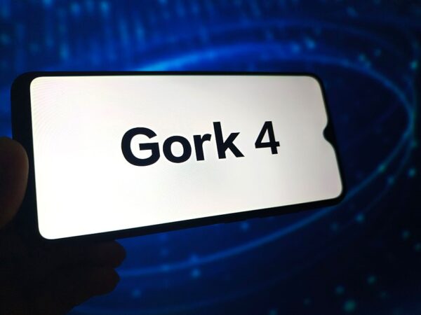 Новини бізнесу - Компанія Маска представила оновлену ШІ-модель Grok 4