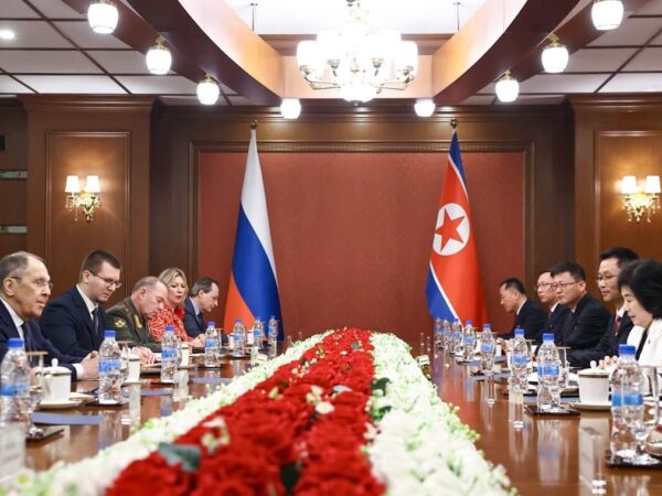 Новини світу - Лавров прибув на переговори у КНДР