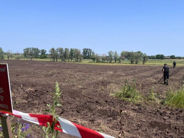 Новини України - На Херсонщині росіяни скинули вибухівку на комбайн, є постраждалий - ОВА