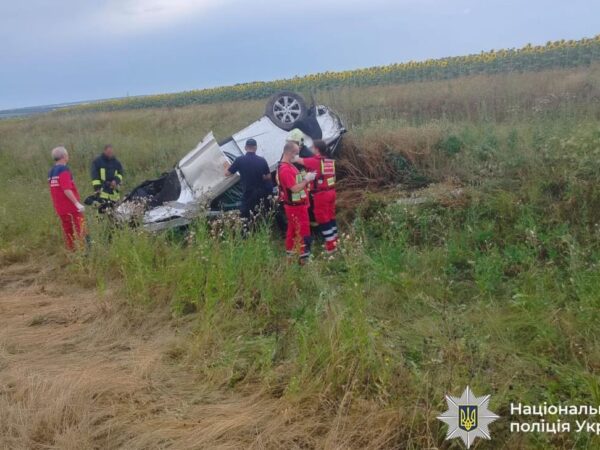 Новини України - На трасі Київ - Одеса перекинувся Lexus: загинула 29-річна водійка