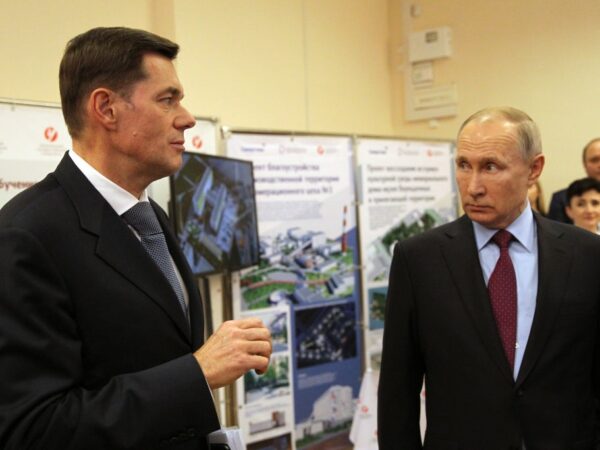 Новини світу - Олігархи РФ вивели з економіки майже 2 трлн рублів за рік - ЗМІ