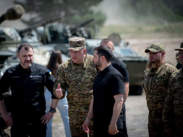 Новини України - Президент відвідав тренувальну базу Нацгвардії