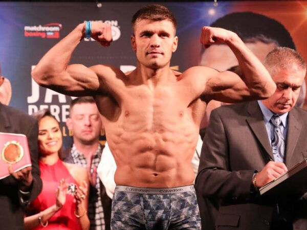 Новини спорту - Процедура зважування Дерев’янченка і Рамоса перед боєм: обидва у своїй вазі