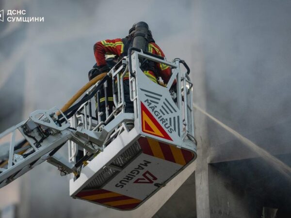 Новини України - Росіяни атакували адміністративну будівлю в Сумах