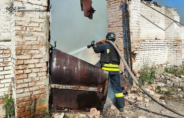 Новини України - Росіяни вдарили по Дніпропетровщині: є поранений та багато руйнувань