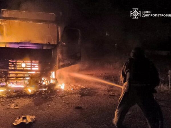 Новини України - Росіяни вдарили по рятувальниках під час гасіння пожежі на Дніпропетровщині