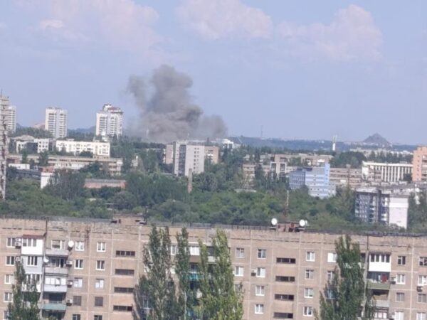 Новини України - Соцмережі заявили про "приліт" в центрі Донецька