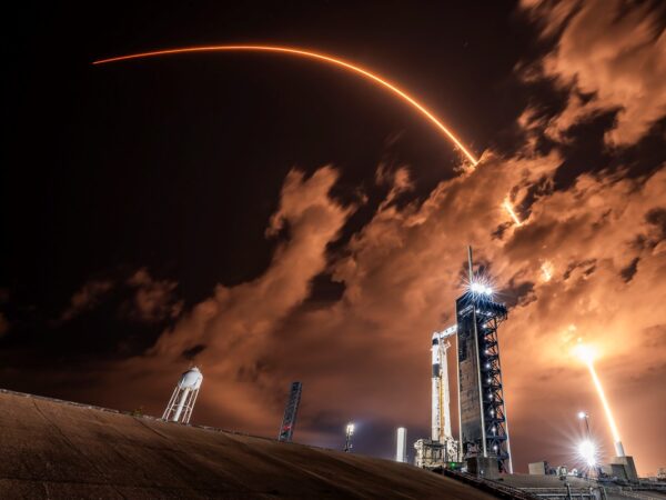 Технології - SpaceX запустила у космос 28 супутників Starlink