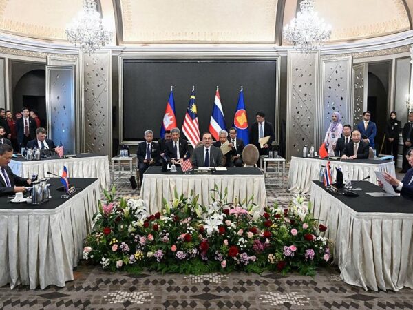 Новини світу - Таїланд і Камбоджа домовилися про перемир'я