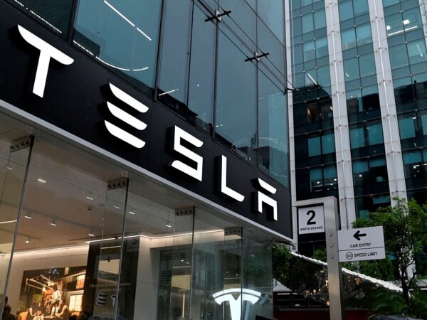 Новини бізнесу - Tesla відзвітувала про 16% падіння прибутку