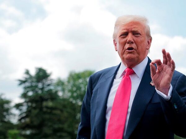 Новини світу - Трамп: БРІКС почав швидко "згасати" після моїх погроз
