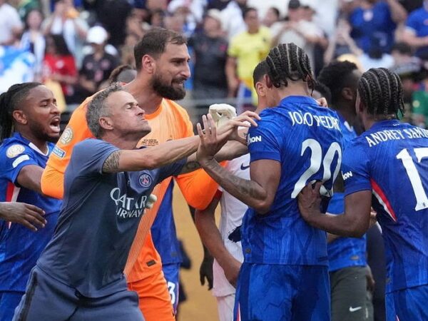 Новини спорту - Тренер ПСЖ висловився про епізод із сутичкою на полі