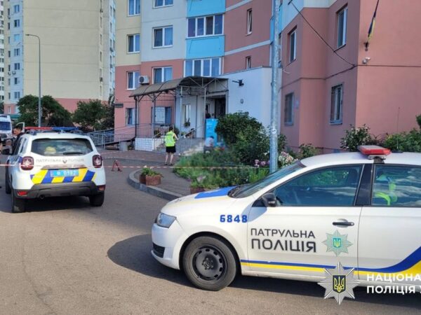 Новини Києва - У Києві дитина випала з вікна 21 поверху