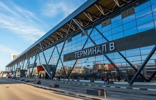 Новини світу - У РФ заявили про атаку дронів під Москвою, аеропорт закрили