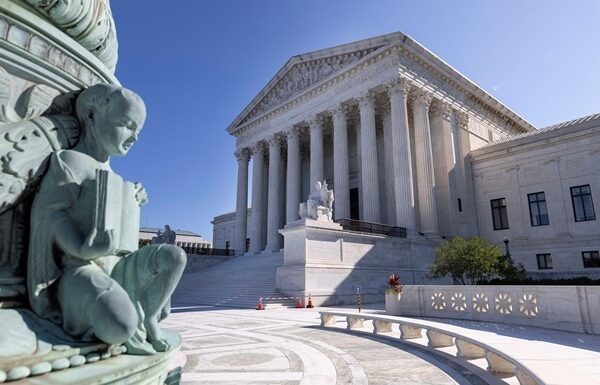 Новини світу - У США суд зупинив дію указу Трампа щодо громадянства за народженням