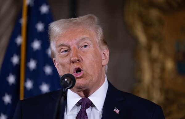 Новини світу - У США звільнили слідчих, які вели справи проти Трампа - ЗМІ