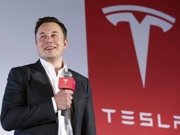 Новини світу - У Tesla проблеми після оголошення Маска про створення партії