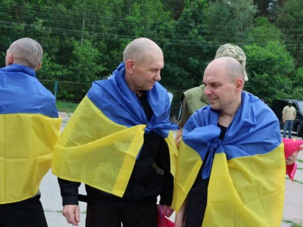Новини України - Україна повернула з полону військових і цивільних