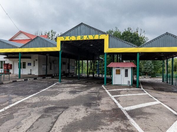Новини України - Українцям радять тимчасово уникати перетину кордону з Польщею в Устилузі