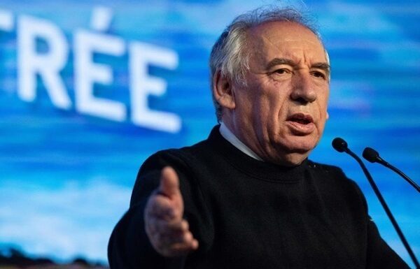 Новини світу - Уряд Франції пережив черговий вотум недовіри