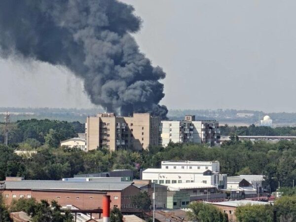 Новини світу - В Ростові на складі спалахнула величезна пожежа