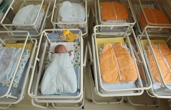 Новини України - В Україні кількість померлих майже утричі перевищила число народжених