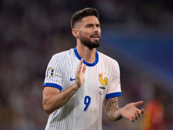 Новини спорту - Віковий найкращий бомбардир Франції продовжить кар'єру в Ліллі