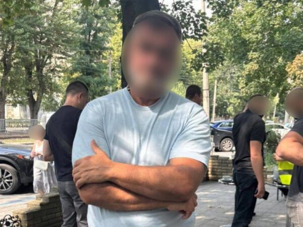 Новини України - Викрито шахрая, що за гроші обіцяв "працевлаштування" в Офісі генпрокурора
