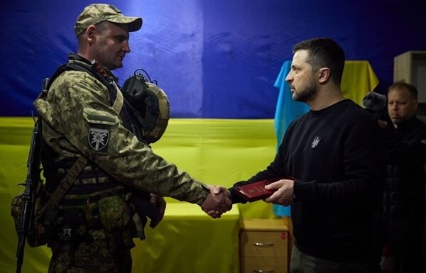 Новини України - Виплати і додаткові дні відпустки: президент анонсував рішення для армійців